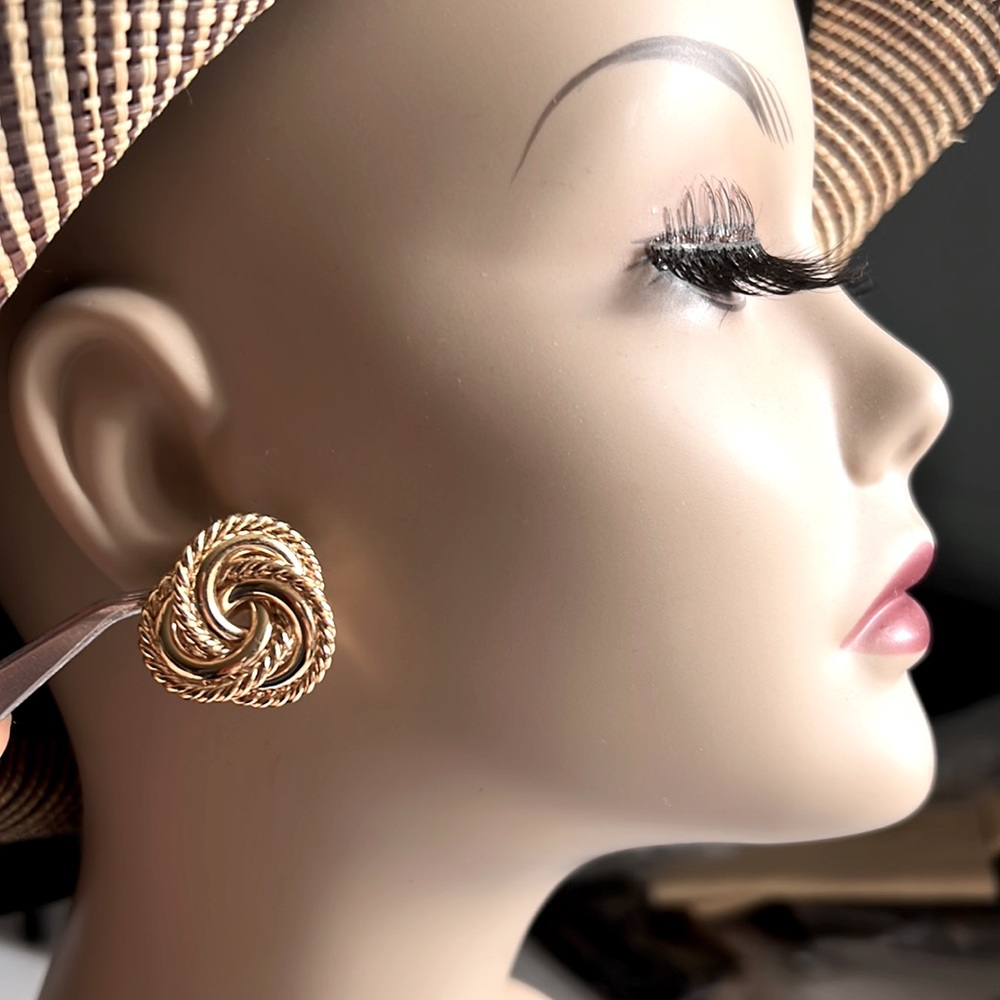 GIVENCHY Love Twist Gold Tone Earring Large Swirl Vintage 1" Clip On Authentic - Picture 2 of 13